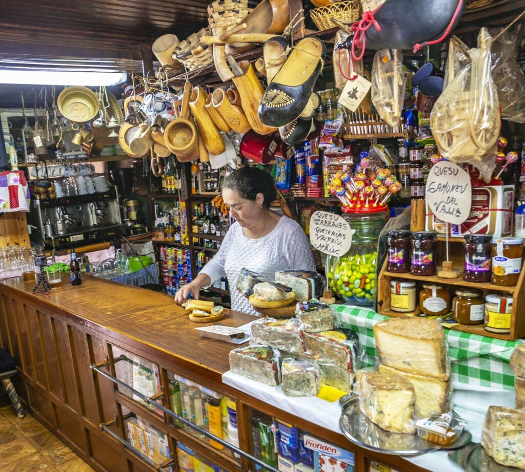 Chigre-Tienda Casa la Gallega
